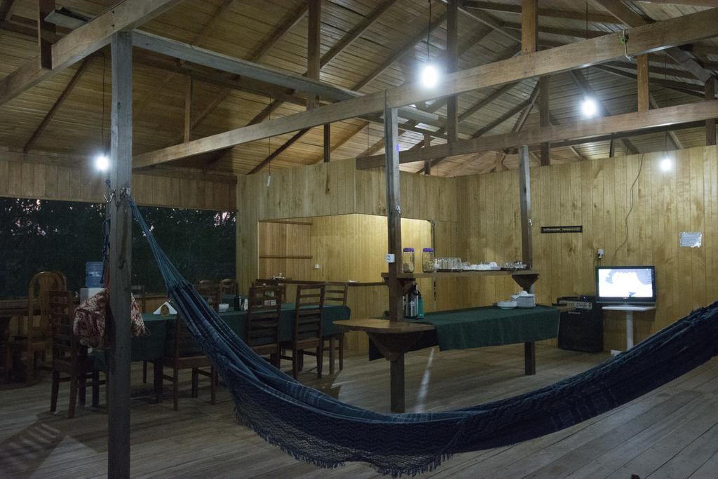 Amazon Arowana Lodge Careiro Bagian luar foto