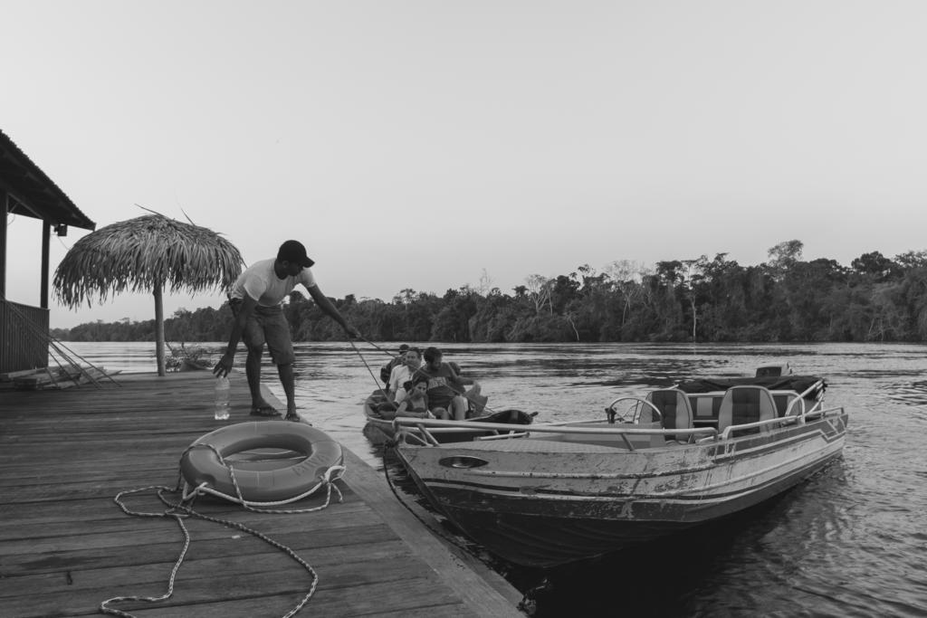 Amazon Arowana Lodge Careiro Bagian luar foto
