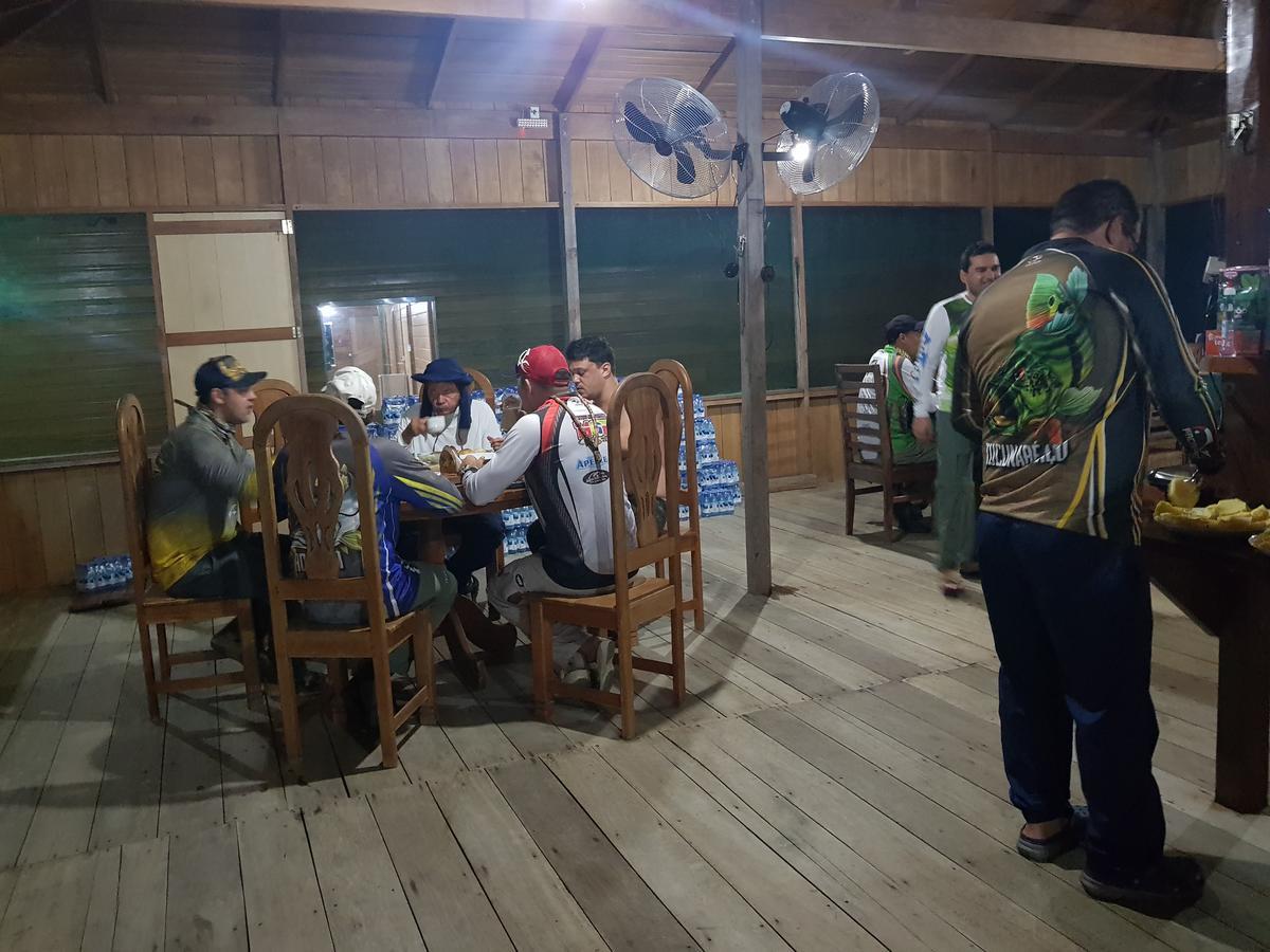 Amazon Arowana Lodge Careiro Bagian luar foto
